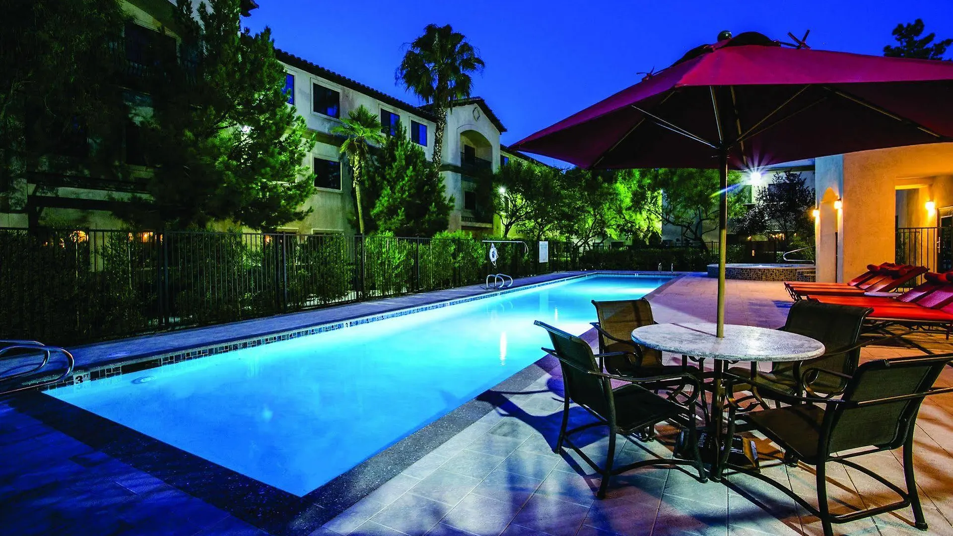 Tuscany Suites & Casino Las Vegas 3*,