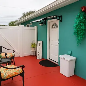 Apartment Castle In Near Airport And Busch Gardens USA