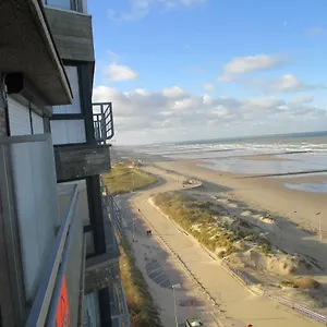  Apartment On The With Sea View Belgien
